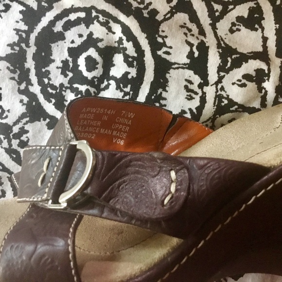 Brown Leather Rockport Wedge Sandals - Picture 4 of 4